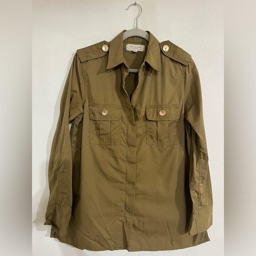 Max studio London Sz M zip down front upper pocket olive green shaquet top shirt